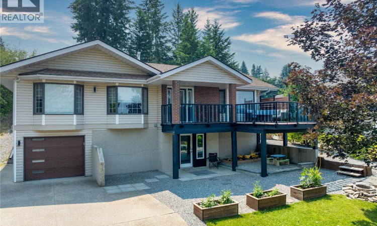 2620 Grand View Place