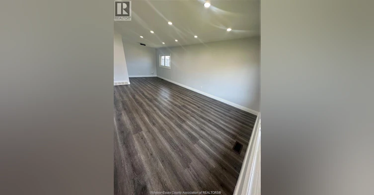 UPPER-2549 Grand Marais West, Windsor, ON, N9E 1G4 - 5