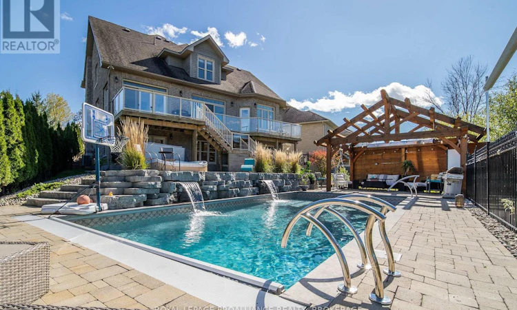 710 Kananaskis Drive