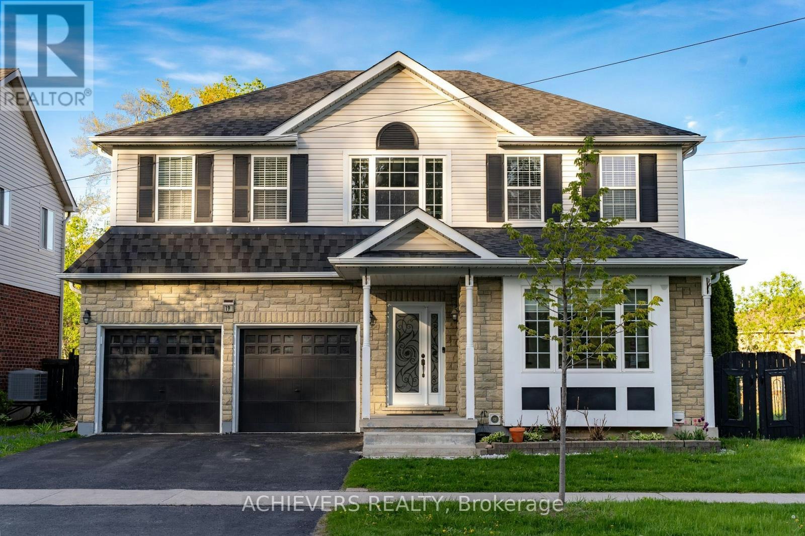 19 Thrushwood Drive, Barrie, ON, L4N 0Z1