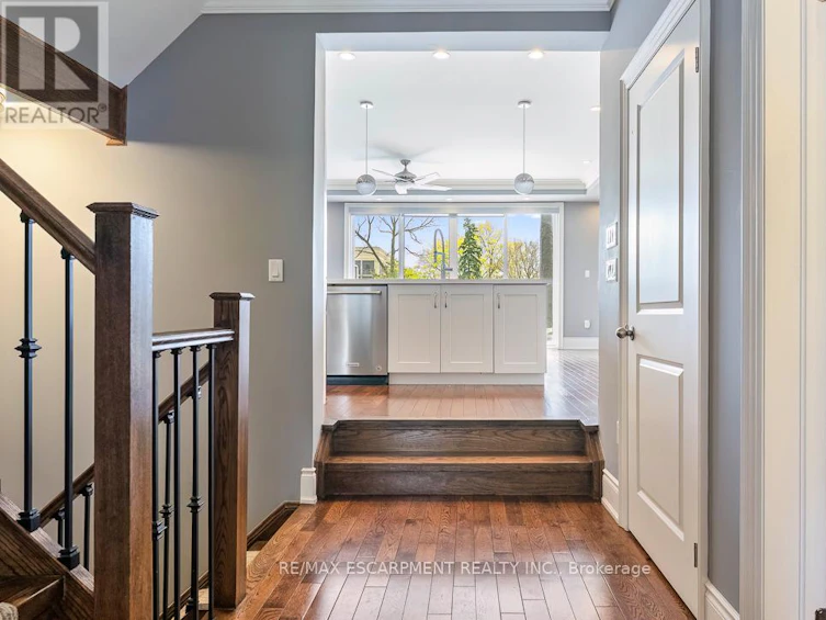 216 Rebecca Street, Oakville, ON, L6K 1J9 - 9