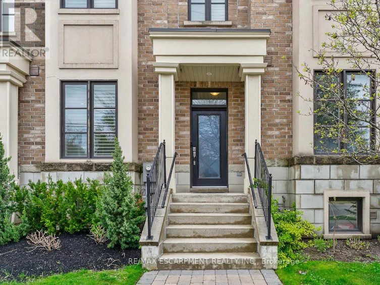 216 Rebecca Street, Oakville, ON, L6K 1J9 - 2