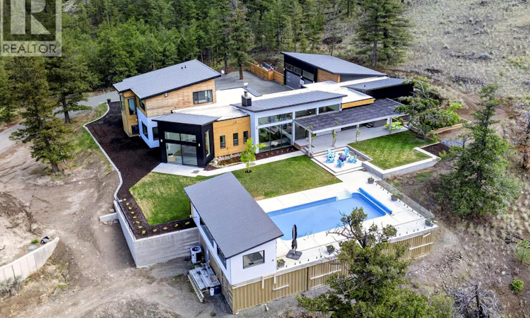 879 Deer Drive
