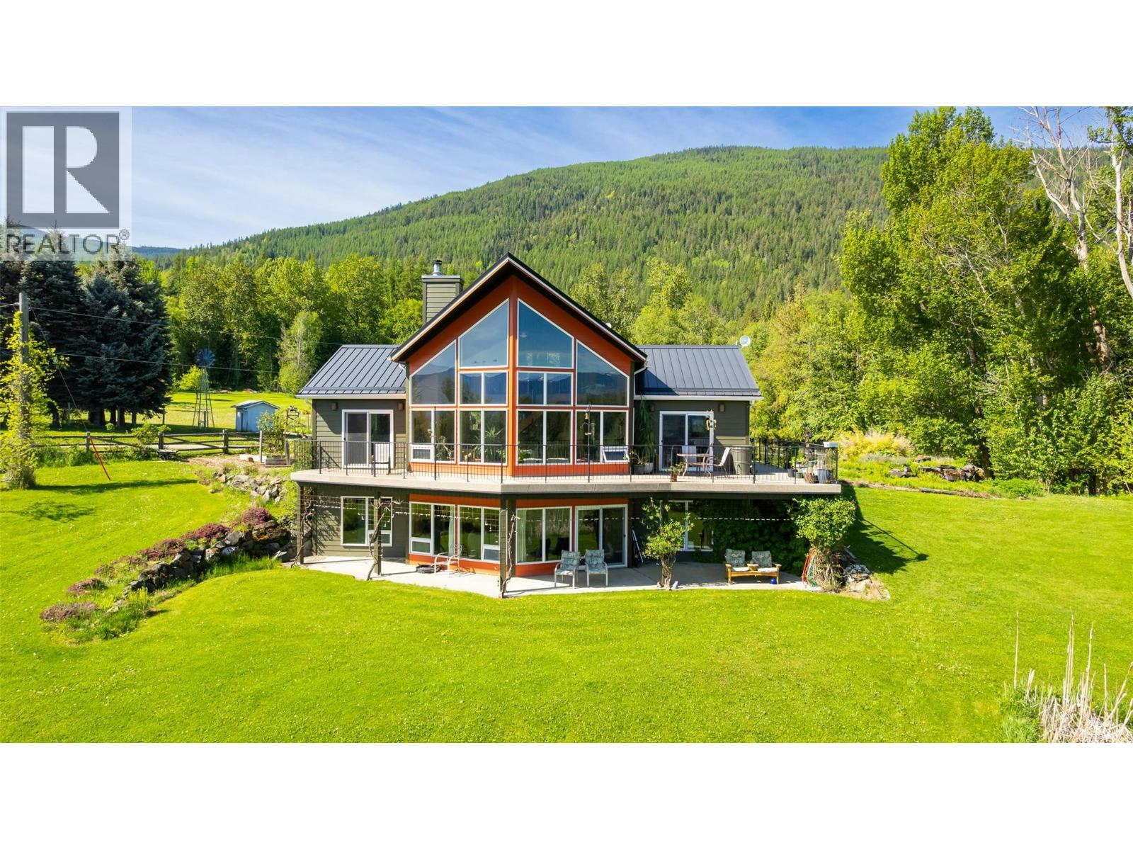 1067 Simmons Road, Creston, BC, V0B 1G7