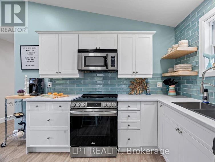7652 Riverside Drive, Lambton Shores, ON, N0M 2L0 - 8