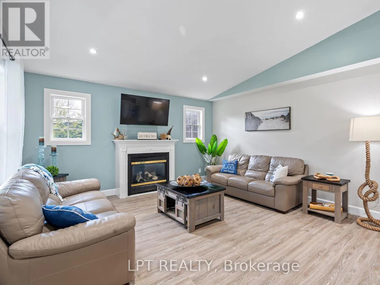 7652 Riverside Drive, Lambton Shores, ON, N0M 2L0 - 10