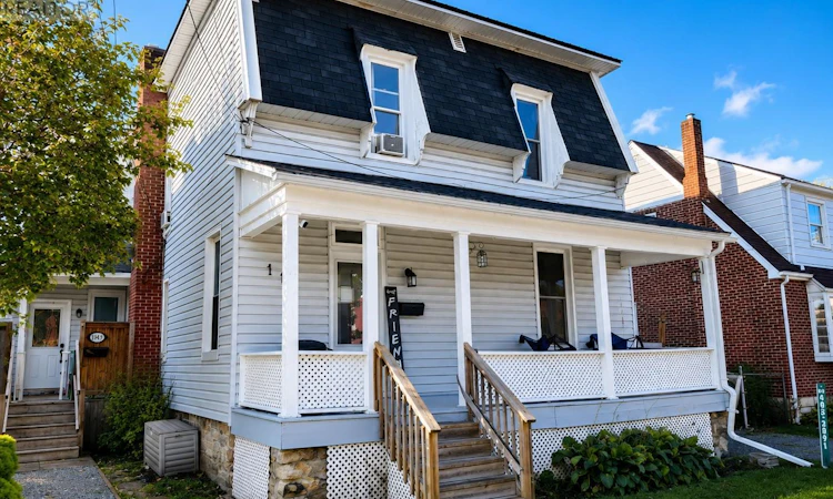 114 Main Street E