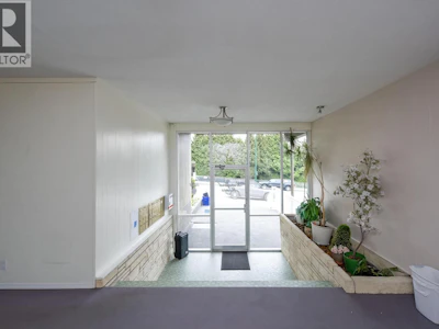5353 Hastings Street - 4