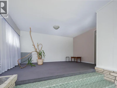5353 Hastings Street - 3