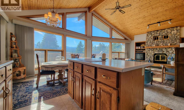 7326 Glacier Drive