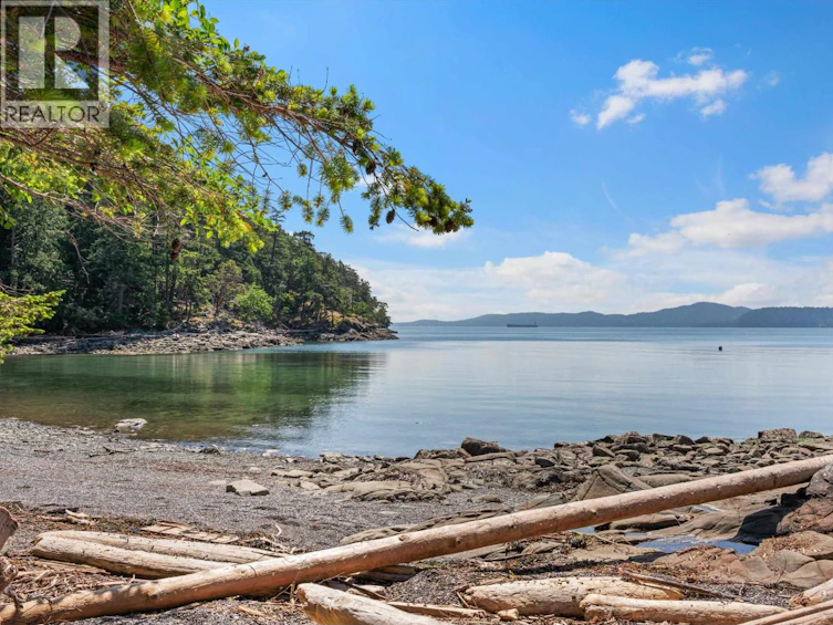 814 Beechwood Drive, Mayne Island, BC, V0N 2J2 - 2