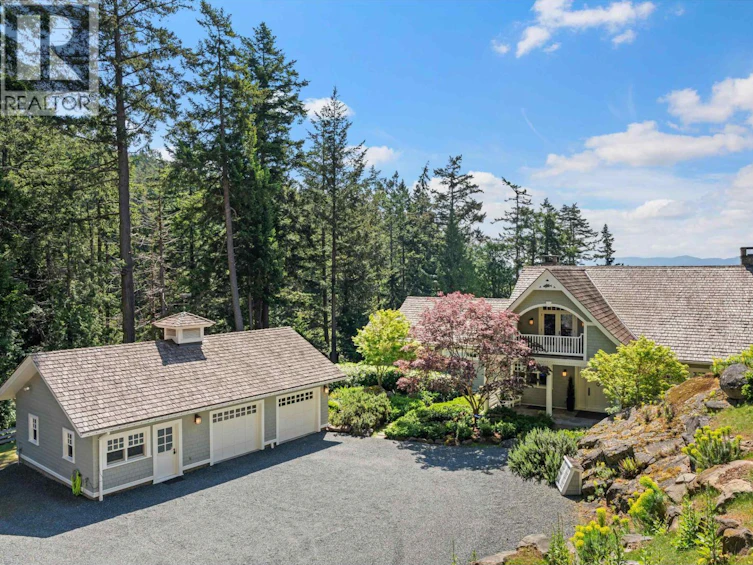 814 Beechwood Drive, Mayne Island, BC, V0N 2J2