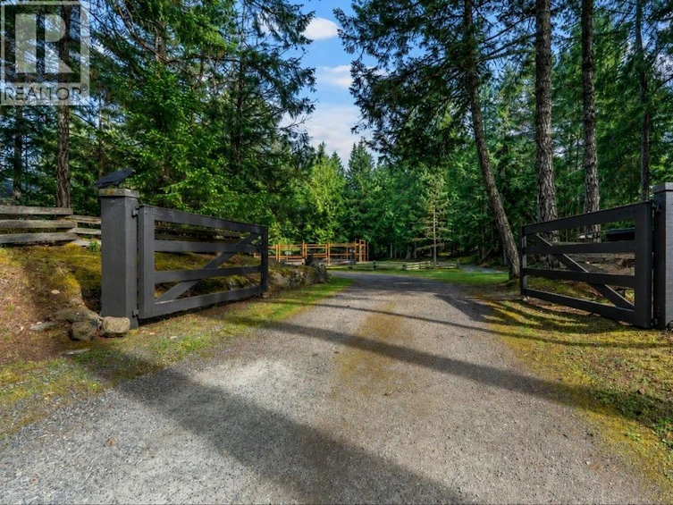 814 Beechwood Drive, Mayne Island, BC, V0N 2J2 - 37