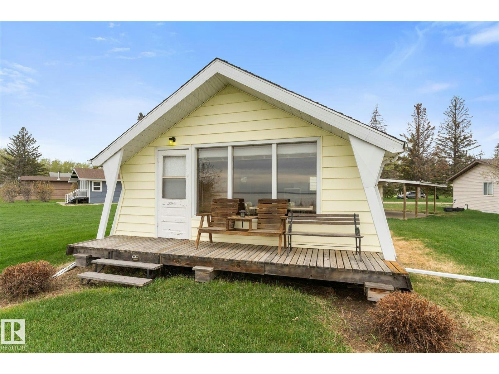 210 2 Street, Rural Lac Ste. Anne County, AB, T0E 1A0