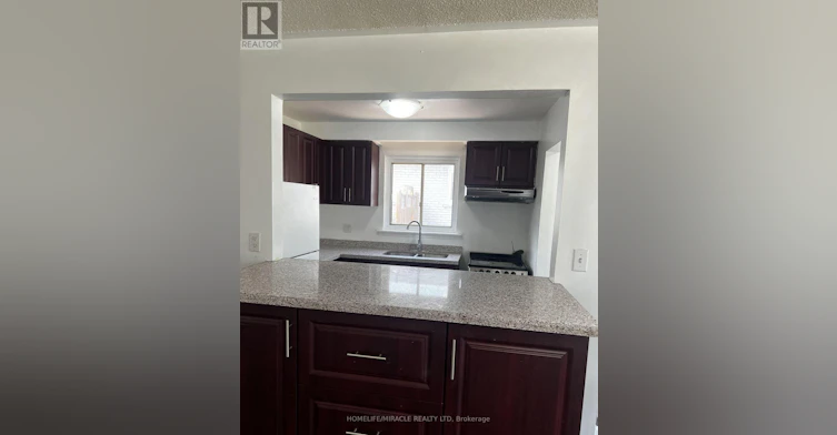 3453 Oakglade Crescent, Mississauga, ON, L5C 1X4