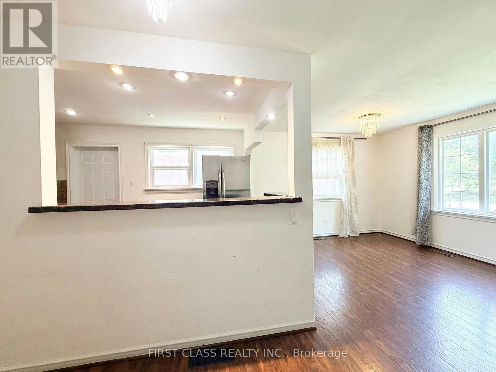 87 Vauxhall Drive, Toronto, ON, M1P 1R1 - 3