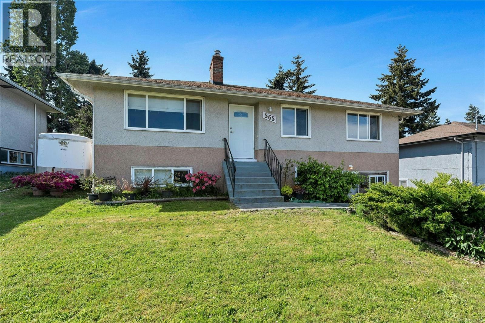 565 Baker Street, Saanich, BC, V8Z 2H6