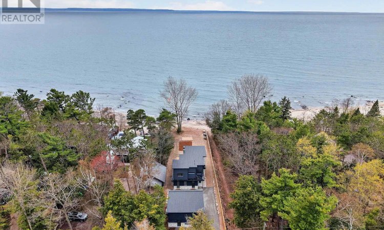 160 Tiny Beaches Road N