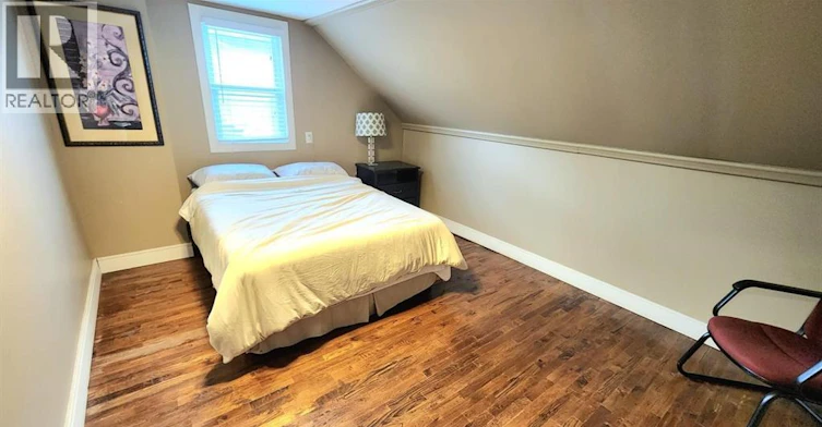 UPPER-22 University Avenue East, Windsor, ON, N9A 2Y4 - 5
