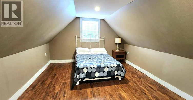 UPPER-22 University Avenue East, Windsor, ON, N9A 2Y4 - 9