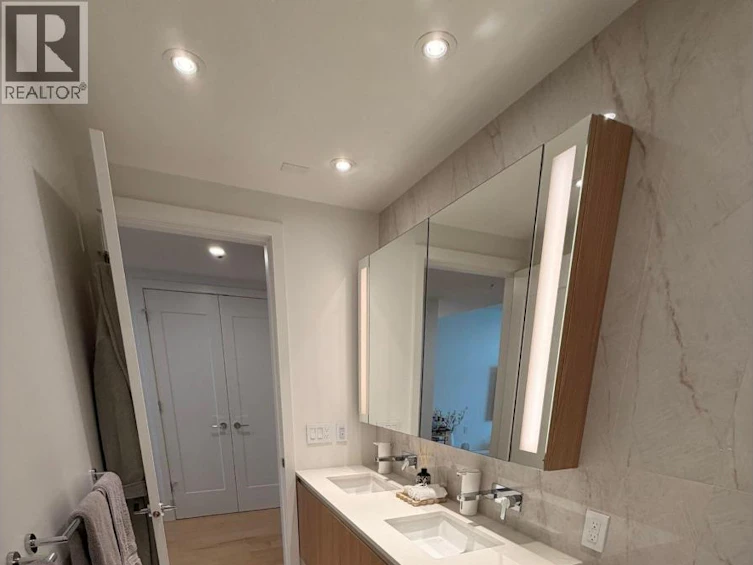 515-135 E 13th Street, North Vancouver, BC, V7L 0J8 - 14