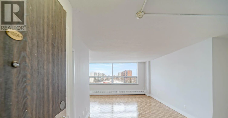 1504-6200 Bathurst Street, Toronto, ON, M2R 2A3 - 2