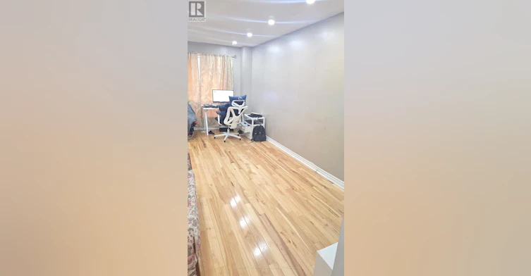 4136 Clevedon Drive, Mississauga, ON, L4Z 1J5 - 8