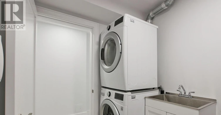 318 Boon Avenue, Toronto, ON, M6E 4A5 - 11