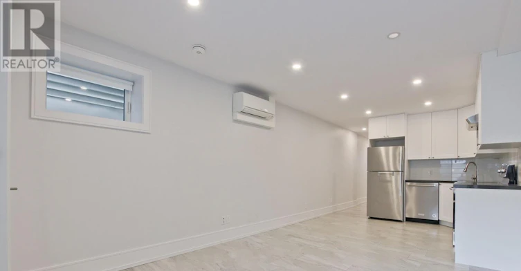 318 Boon Avenue, Toronto, ON, M6E 4A5 - 2