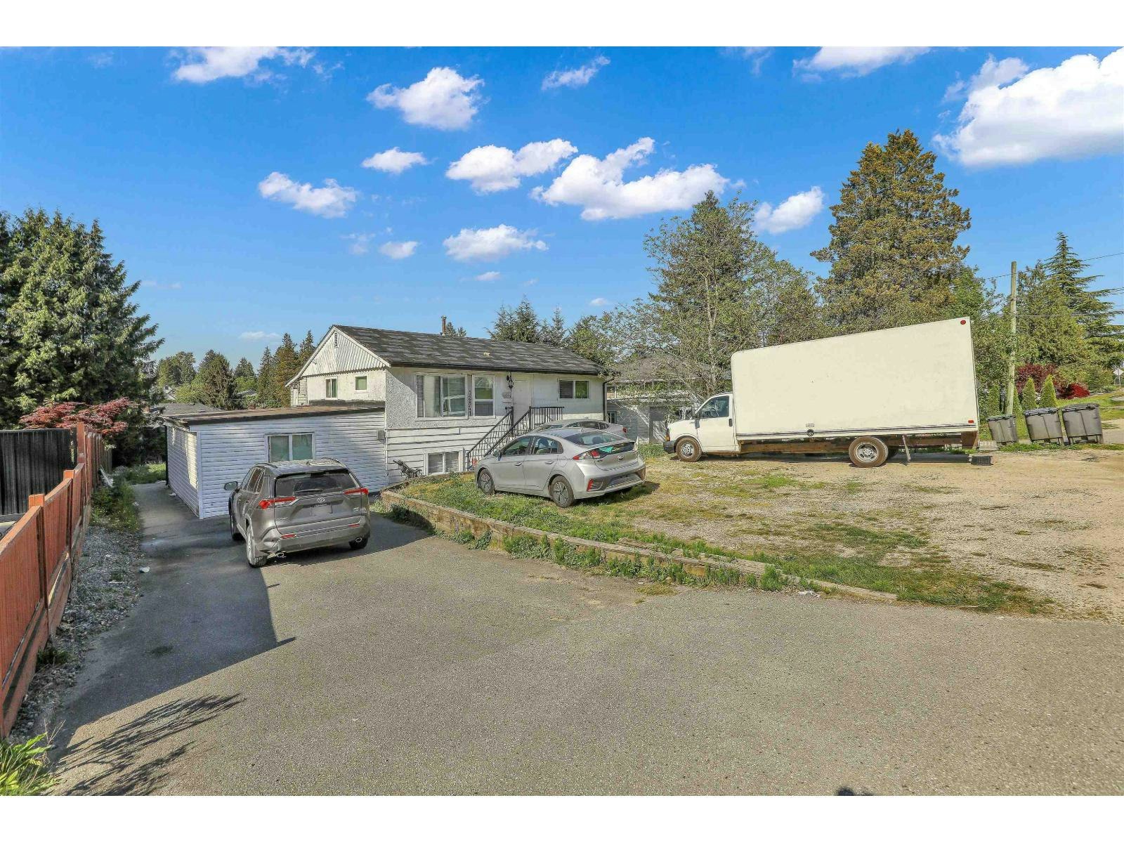 12841 98 Avenue, Surrey, BC, V2T 5J9