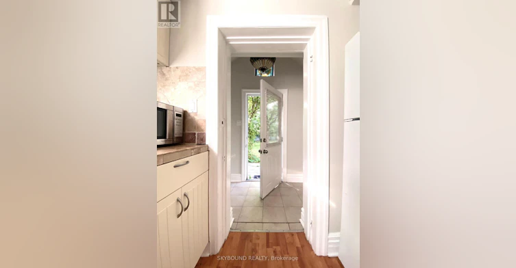 134 Glenwood Crescent, Toronto, ON, M4B 1K2