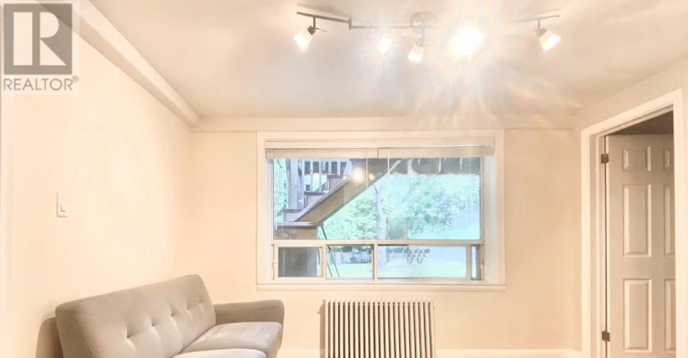 134 Glenwood Crescent, Toronto, ON, M4B 1K2 - 7
