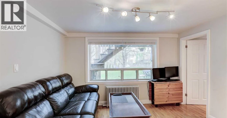 134 Glenwood Crescent, Toronto, ON, M4B 1K2 - 8