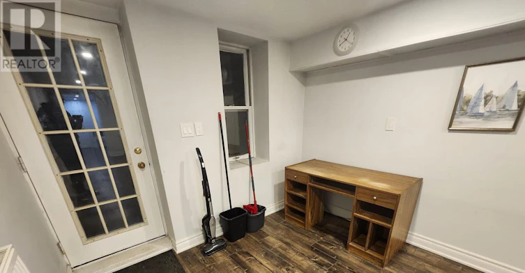 LOWER 2-134 Glenwood Crescent, Toronto, ON, M4B 1K2 - 2
