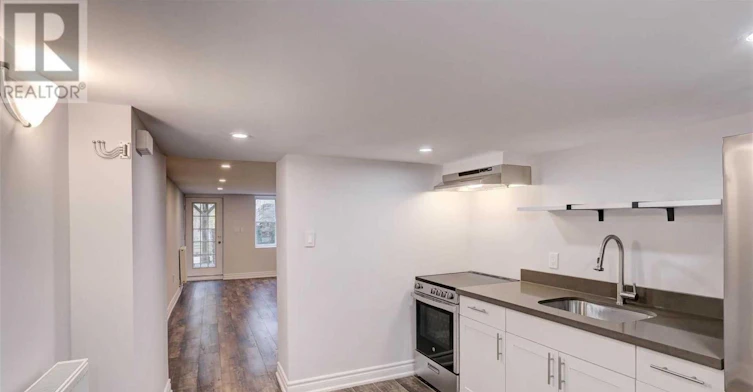 LOWER 2-134 Glenwood Crescent, Toronto, ON, M4B 1K2 - 4