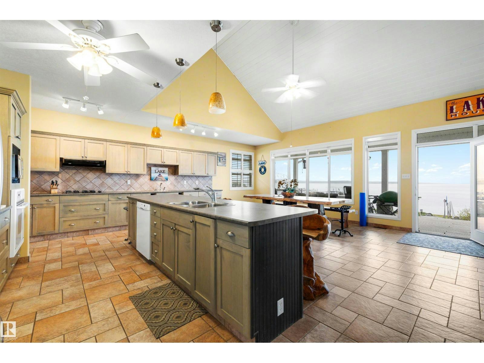 621 1 Avenue S, Rural Parkland County, AB, T0E 2B0