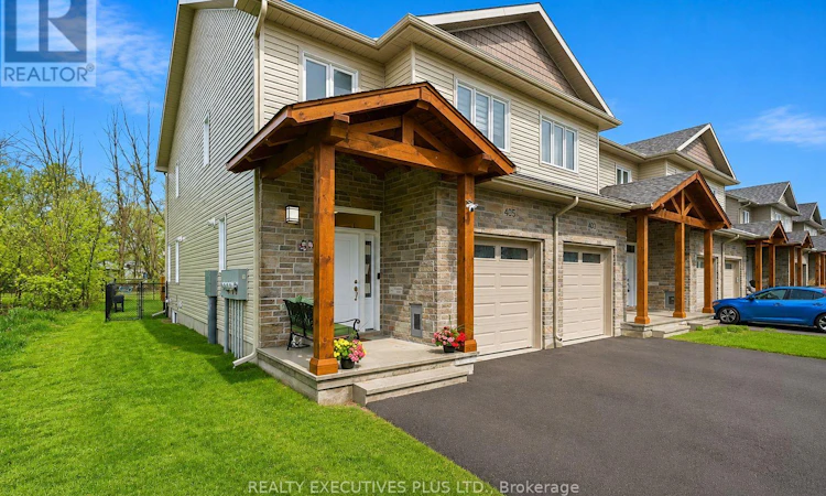 405 Voyageur Place W