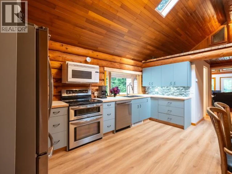 2551 Wilcox Road, Powell River, BC, V8A 0P3 - 17