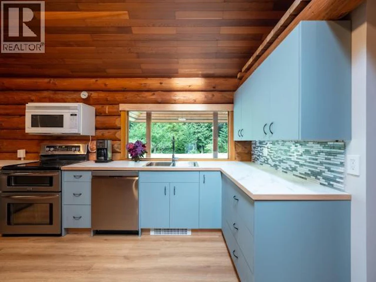 2551 Wilcox Road, Powell River, BC, V8A 0P3 - 20