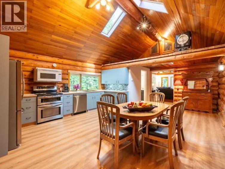 2551 Wilcox Road, Powell River, BC, V8A 0P3 - 16
