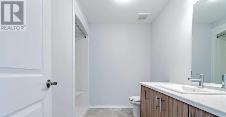 UPPER-77 Renfrew Trail, Welland, ON, L3C 0K2 - 27