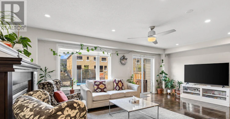 407 Celtic Ridge Crescent, Ottawa, ON, K2W 0B3 - 9