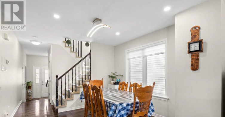 407 Celtic Ridge Crescent, Ottawa, ON, K2W 0B3 - 4