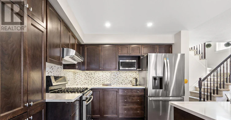 407 Celtic Ridge Crescent, Ottawa, ON, K2W 0B3 - 6