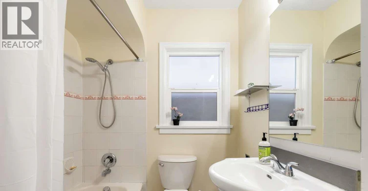 Upstair-2075 44 E Th Avenue, Vancouver, BC, V5P 1N1 - 5