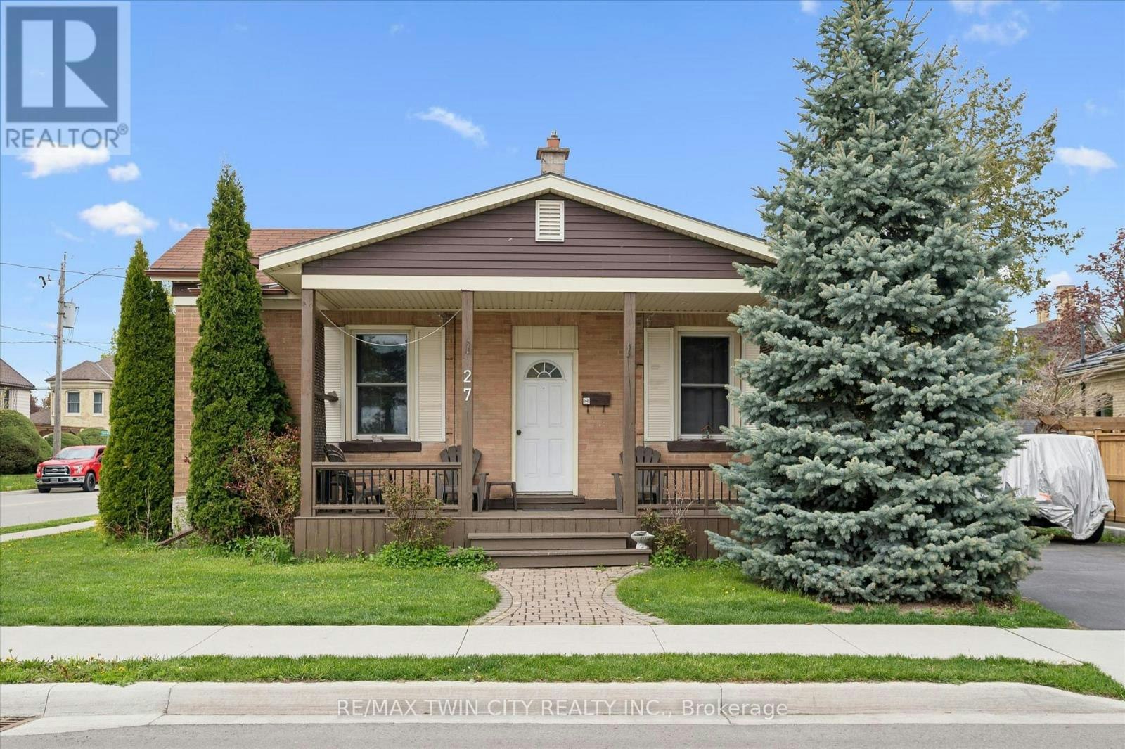 27 Roseview Avenue, Cambridge, ON, N1R 4A5