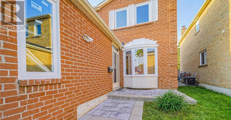UPPER-47 Whiteleaf Crescent, Toronto, ON, M1V 3G1 - 2