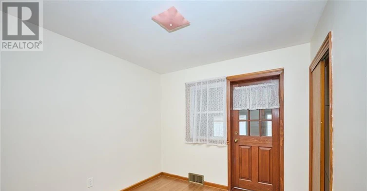 6299 Murray Street, Niagara Falls, ON, L2G 2K8 - 9