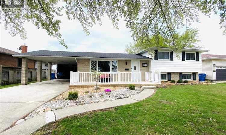 622 Sandra Crescent