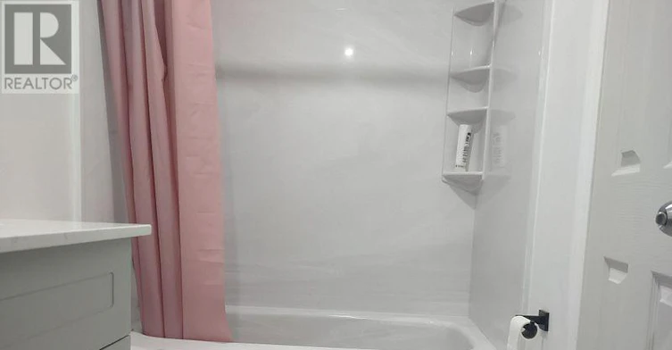 UPPER 3 LEVEL-30 Glenabbey Drive, Clarington, ON, L1E 1B8 - 6